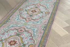 Vloerkleed Loper Majorelle By Pip Pastel Roze
